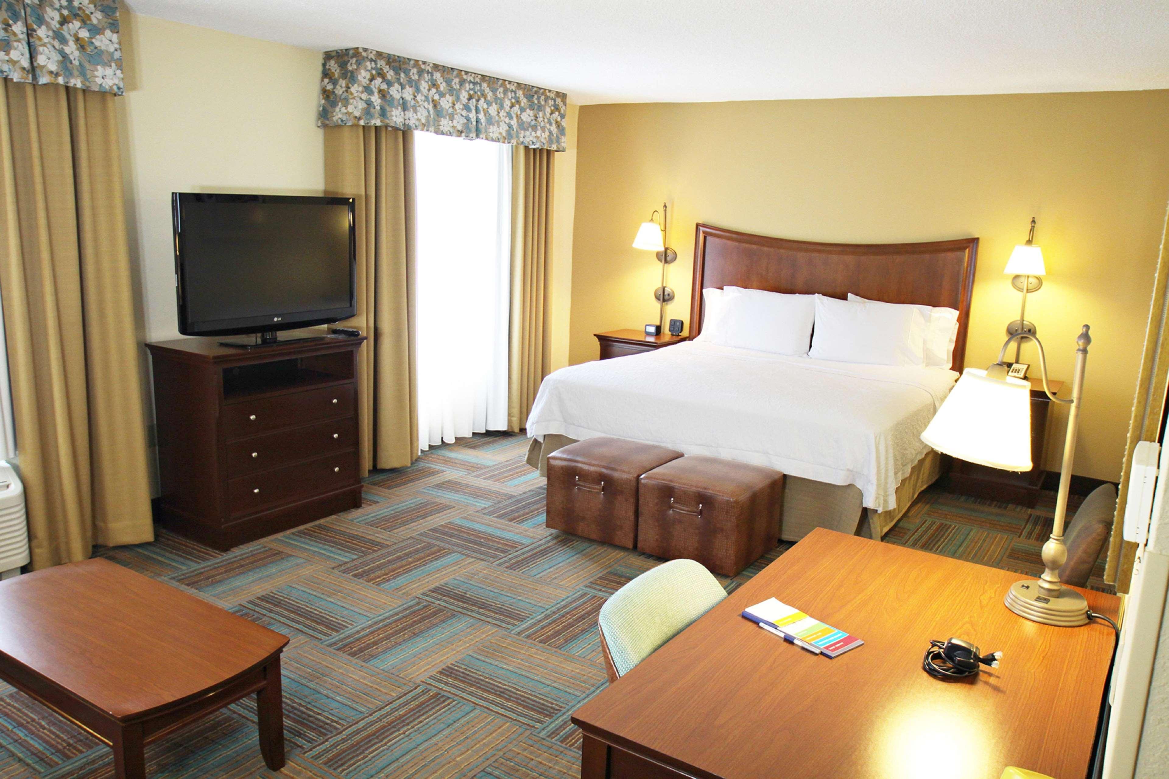Hampton Inn & Suites Fort Myers-Colonial Boulevard Екстериор снимка