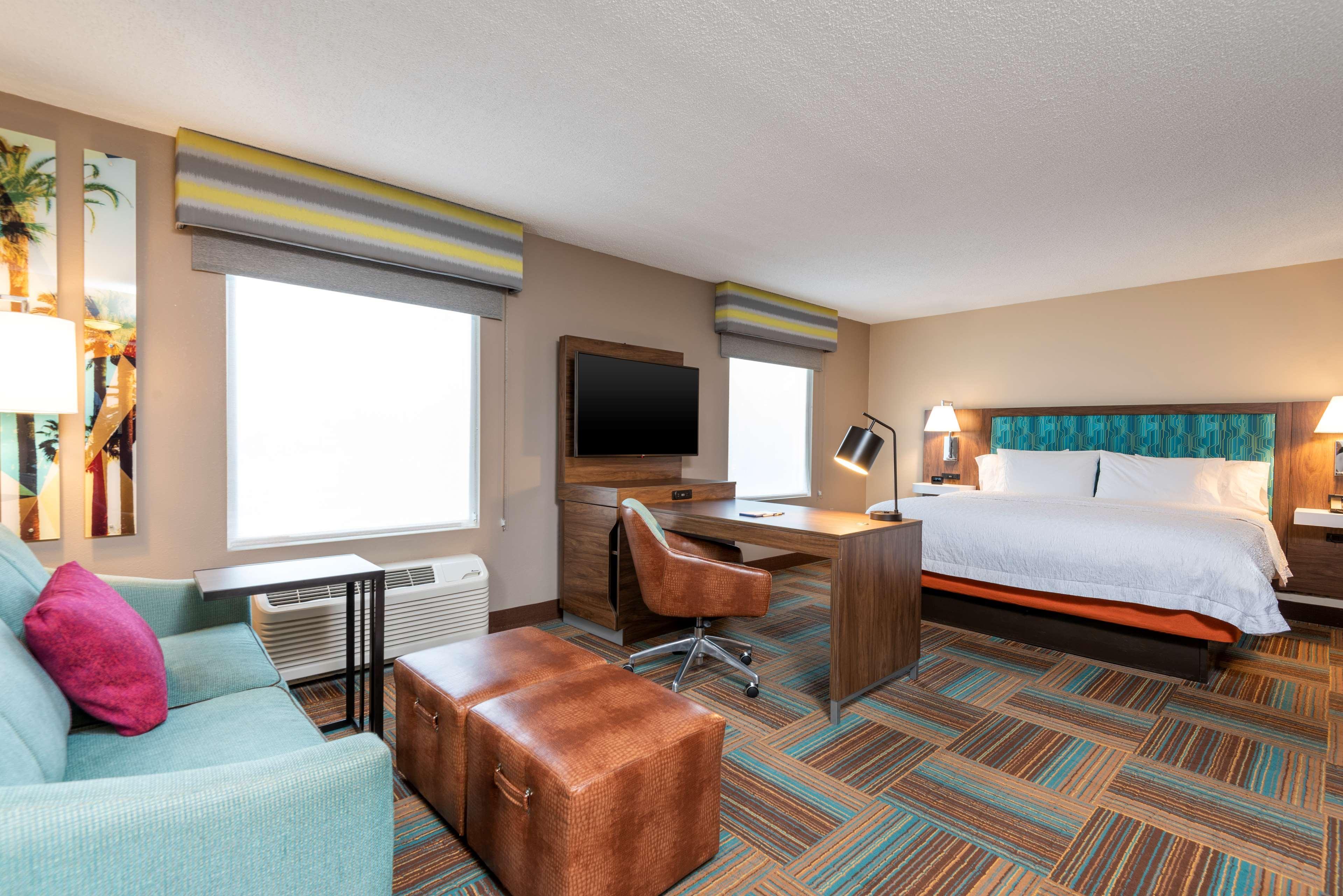 Hampton Inn & Suites Fort Myers-Colonial Boulevard Екстериор снимка