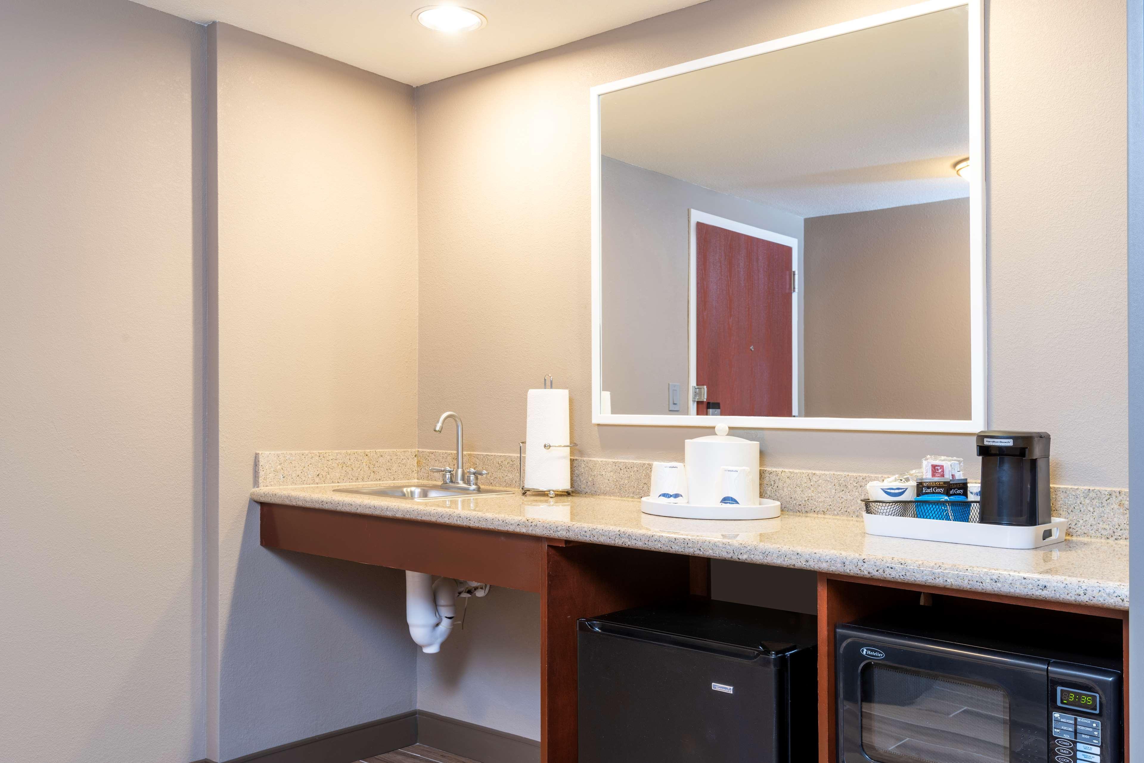 Hampton Inn & Suites Fort Myers-Colonial Boulevard Екстериор снимка