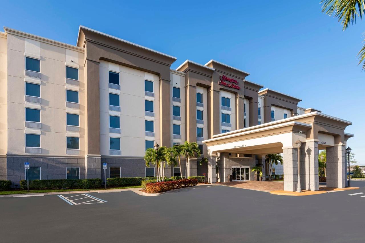 Hampton Inn & Suites Fort Myers-Colonial Boulevard Екстериор снимка