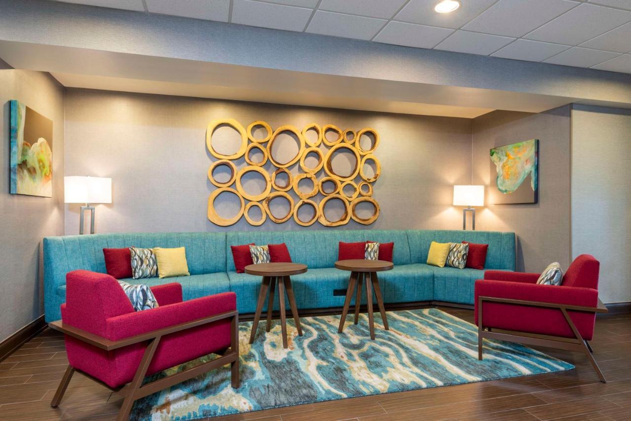 Hampton Inn & Suites Fort Myers-Colonial Boulevard Екстериор снимка