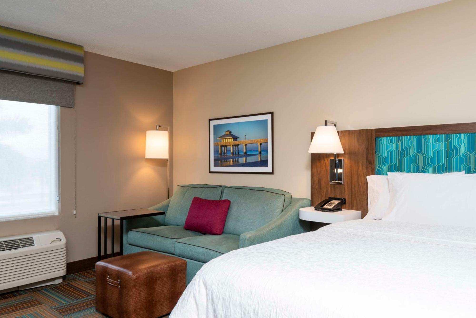 Hampton Inn & Suites Fort Myers-Colonial Boulevard Екстериор снимка