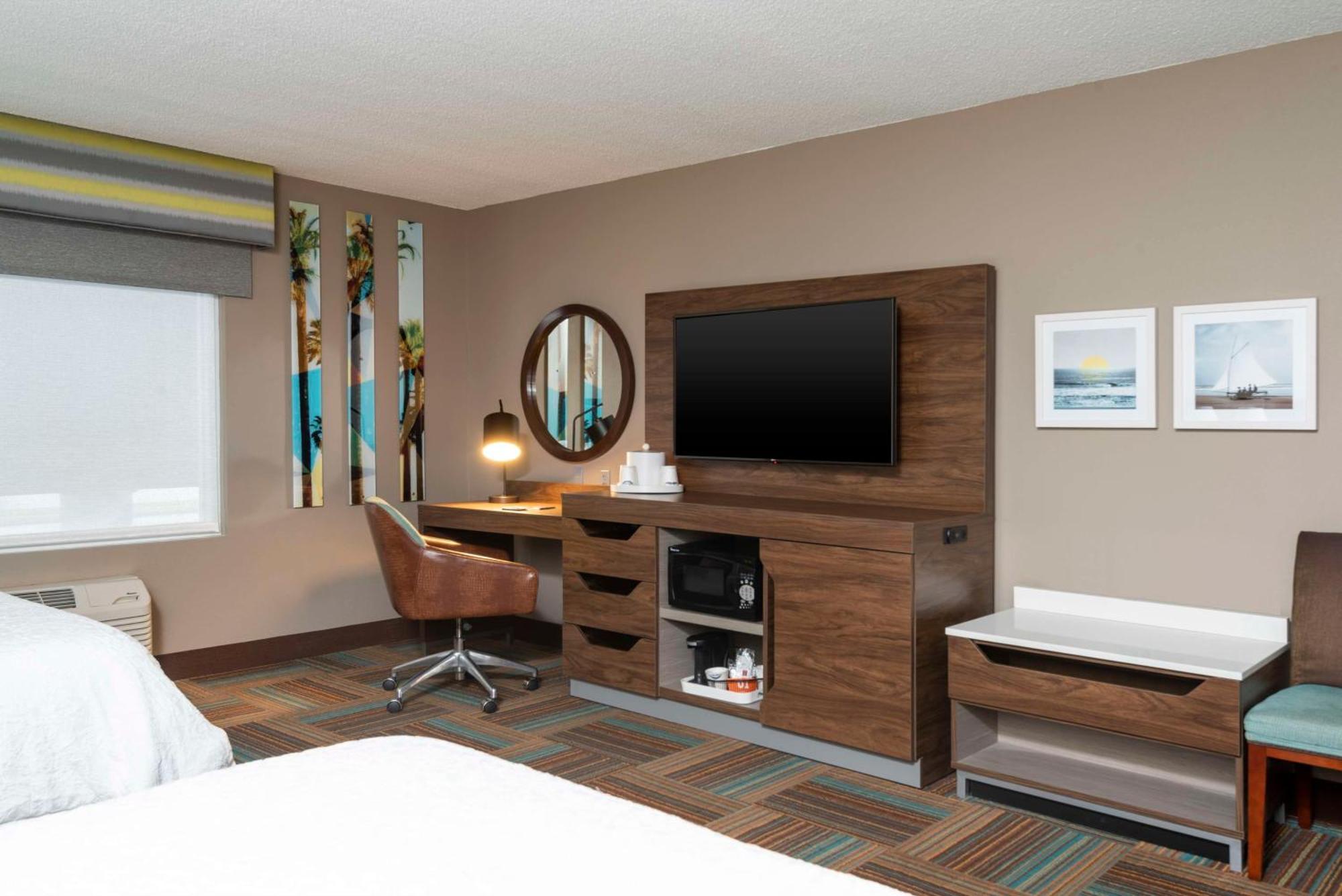 Hampton Inn & Suites Fort Myers-Colonial Boulevard Екстериор снимка