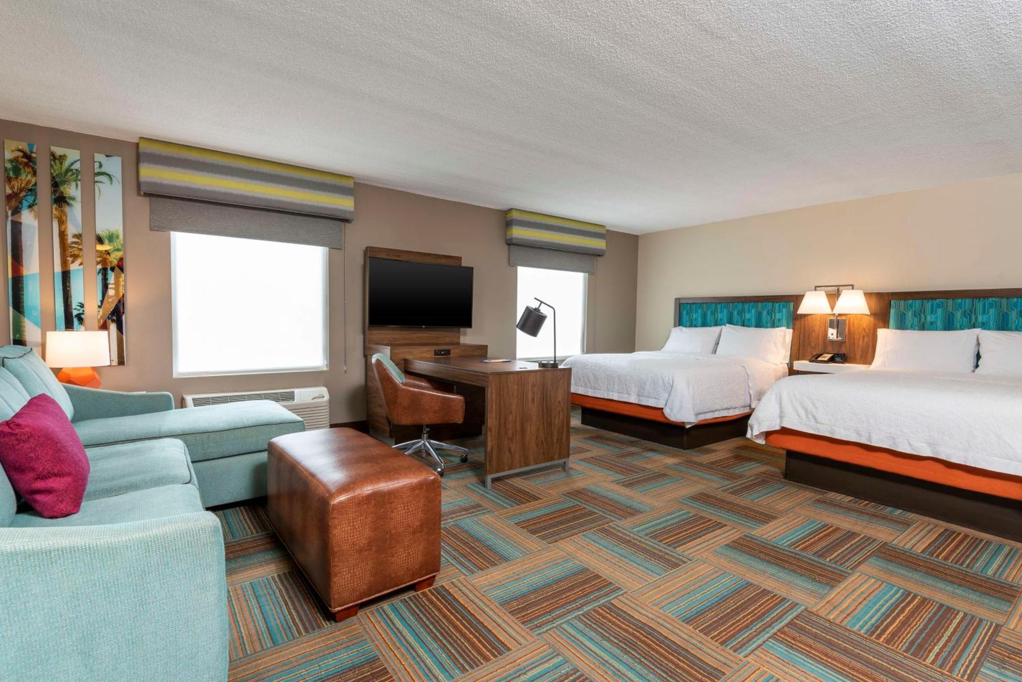 Hampton Inn & Suites Fort Myers-Colonial Boulevard Екстериор снимка